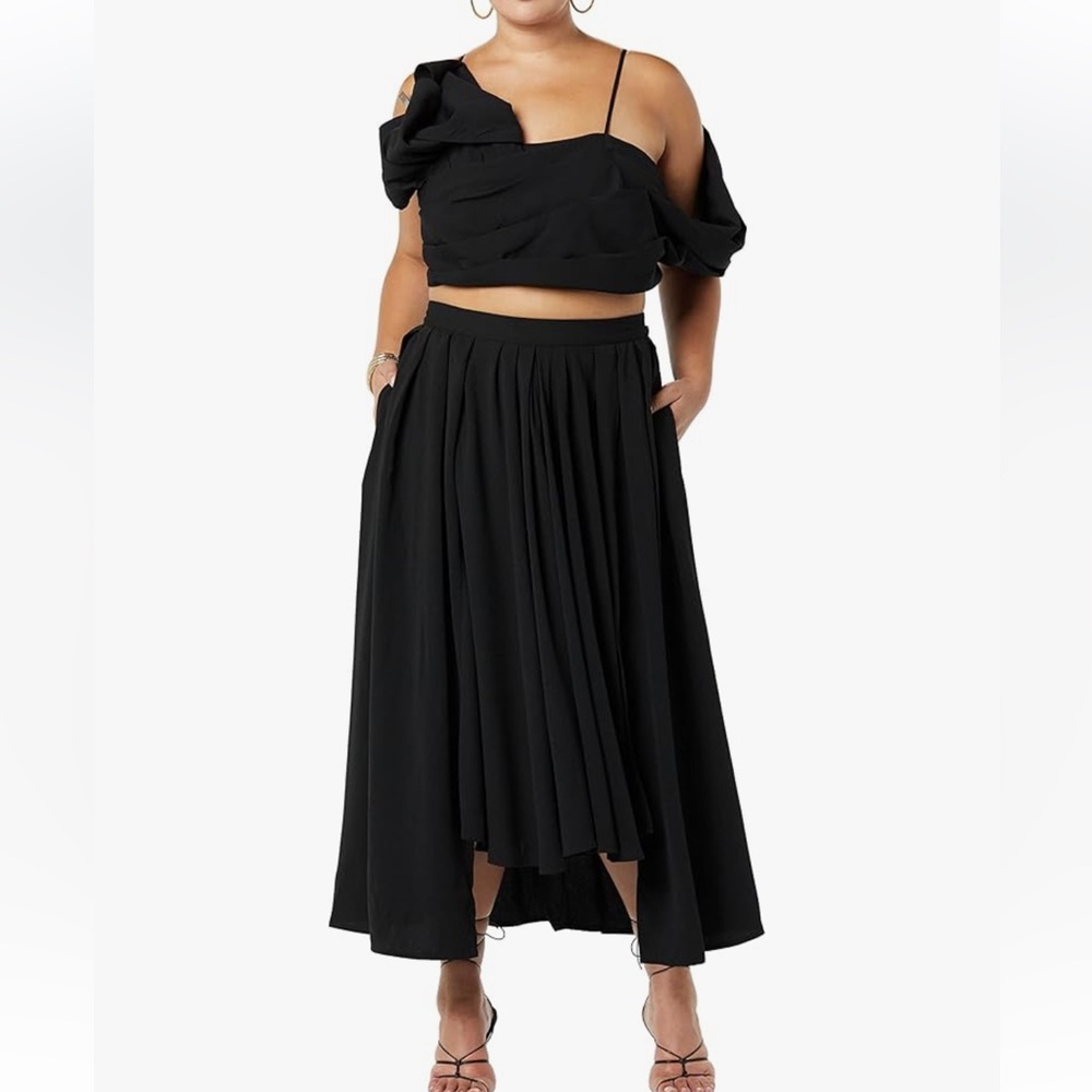 Making the Cut Bow draped top in black size S
